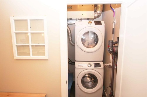 211-200 Auburn Meadows Common Se, Calgary, AB - Indoor Photo Showing Laundry Room