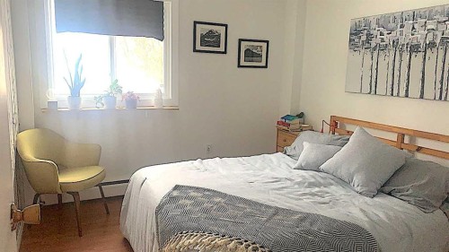 726 5A Street Nw, Calgary, AB - Indoor Photo Showing Bedroom