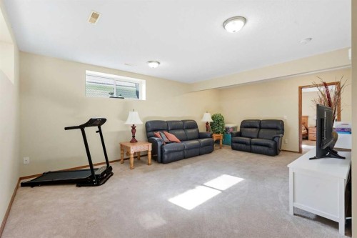 79 Hillcrest Boulevard, Strathmore, AB - Indoor
