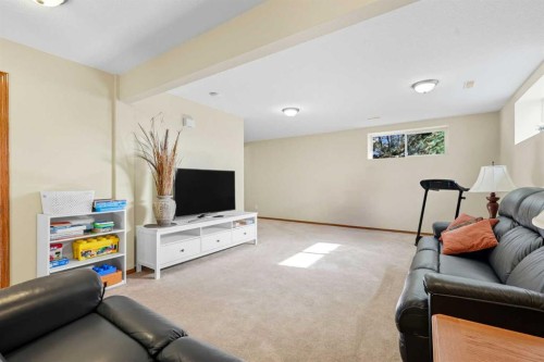 79 Hillcrest Boulevard, Strathmore, AB - Indoor