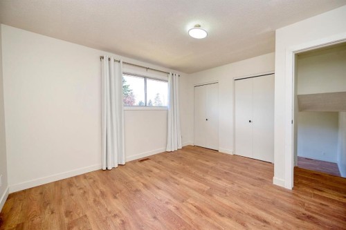 1176 Penrith Crescent Se, Calgary, AB - Indoor Photo Showing Other Room