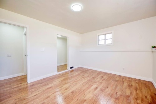 1176 Penrith Crescent Se, Calgary, AB - Indoor Photo Showing Other Room