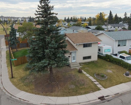 1176 Penrith Crescent Se, Calgary, AB - Outdoor
