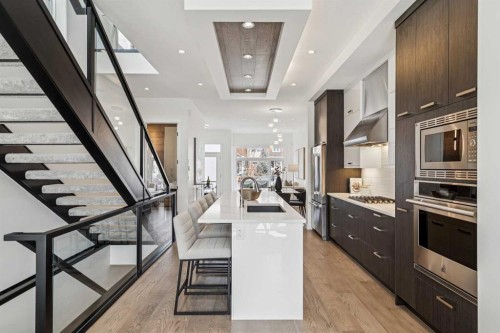 1765 7 Avenue Nw, Calgary, AB - Indoor Photo Showing Other Room