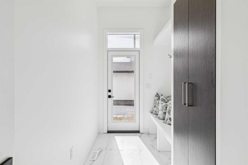 1765 7 Avenue Nw, Calgary, AB - Indoor Photo Showing Other Room