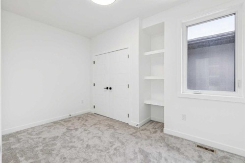 1765 7 Avenue Nw, Calgary, AB - Indoor Photo Showing Other Room