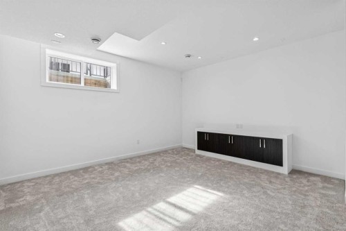 1765 7 Avenue Nw, Calgary, AB - Indoor Photo Showing Other Room