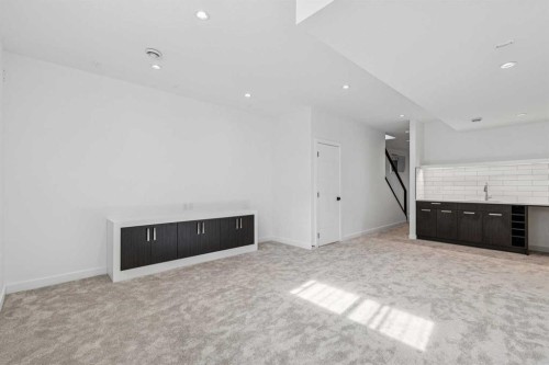 1765 7 Avenue Nw, Calgary, AB - Indoor Photo Showing Other Room