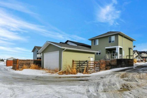 57 Hampton Crescent, Sylvan Lake, AB - Outdoor