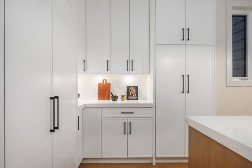 727 15 Street Nw, Calgary, AB - Indoor