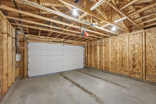 727 15 Street Nw, Calgary, AB - Indoor Photo Showing Garage