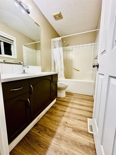 184 Taralake Terrace Ne, Calgary, AB - Indoor Photo Showing Bathroom