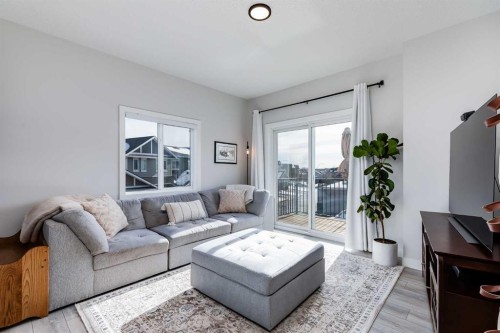140 Tuscany Summit Square Nw, Calgary, AB - Indoor Photo Showing Living Room