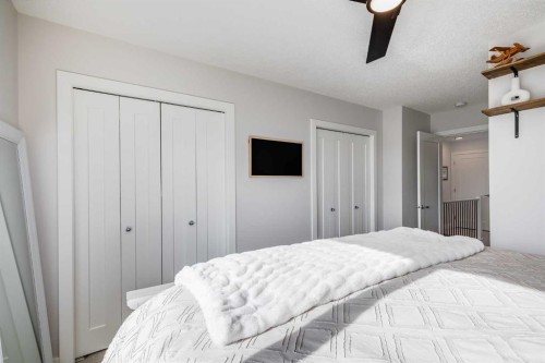 140 Tuscany Summit Square Nw, Calgary, AB - Indoor Photo Showing Bedroom