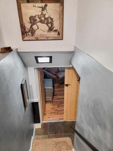 1509 38 Street Se, Calgary, AB - Indoor Photo Showing Other Room