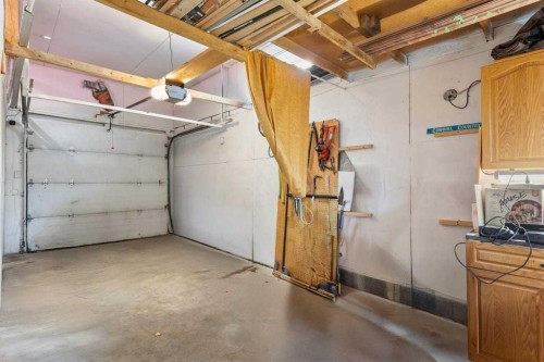 1509 38 Street Se, Calgary, AB - Indoor Photo Showing Garage