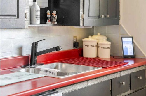 1509 38 Street Se, Calgary, AB - Indoor