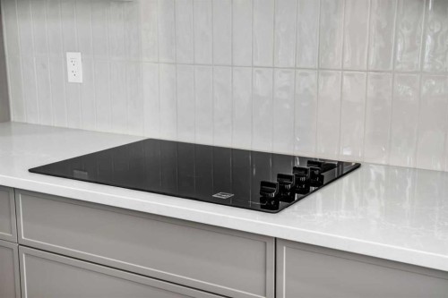 151 Dawson Wharf Mount, Chestermere, AB - Indoor Photo Showing Kitchen