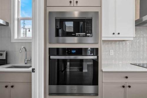 151 Dawson Wharf Mount, Chestermere, AB - Indoor Photo Showing Kitchen