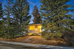 4911 Vanguard Road NW Calgary, AB T3A 0R5