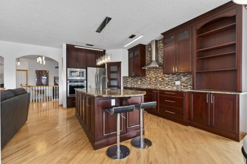 154 Sienna Ridge Landing Sw, Calgary, AB - Indoor Photo Showing Kitchen With Stainless Steel Kitchen With Upgraded Kitchen