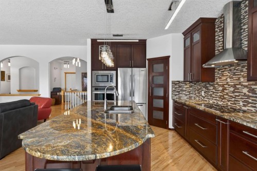 154 Sienna Ridge Landing Sw, Calgary, AB - Indoor Photo Showing Kitchen With Stainless Steel Kitchen With Upgraded Kitchen