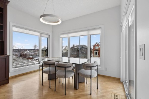 154 Sienna Ridge Landing Sw, Calgary, AB - Indoor Photo Showing Dining Room