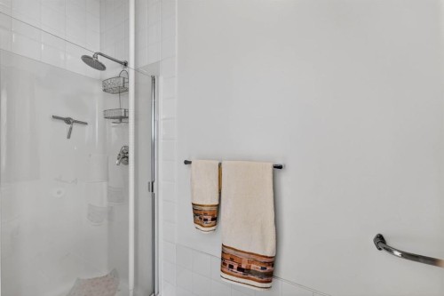 154 Sienna Ridge Landing Sw, Calgary, AB - Indoor Photo Showing Bathroom