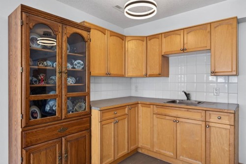 154 Sienna Ridge Landing Sw, Calgary, AB - Indoor Photo Showing Kitchen