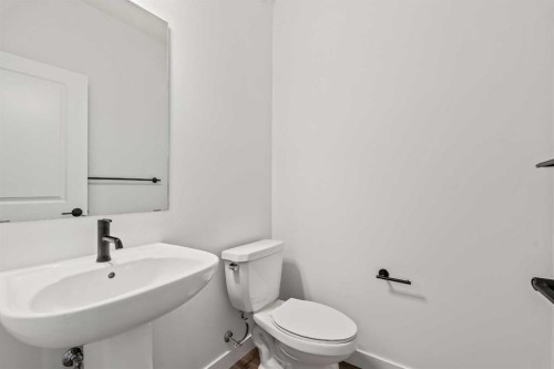 49 Starling Passage Nw, Calgary, AB - Indoor Photo Showing Bathroom