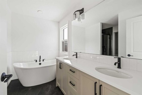 49 Starling Passage Nw, Calgary, AB - Indoor Photo Showing Bathroom