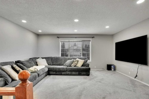 39 Douglasview Road Se, Calgary, AB - Indoor