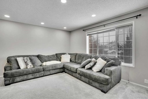 39 Douglasview Road Se, Calgary, AB - Indoor