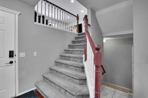 39 Douglasview Road Se, Calgary, AB - Indoor Photo Showing Other Room