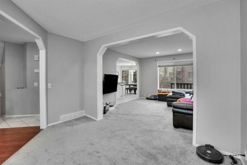39 Douglasview Road Se, Calgary, AB - Indoor Photo Showing Other Room