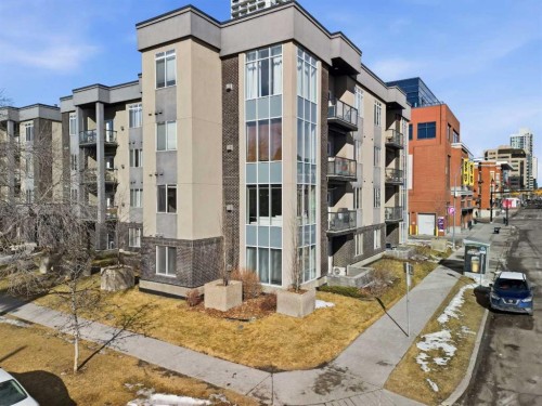 206-910 18 Avenue Sw, Calgary, AB - Outdoor With Balcony With Facade