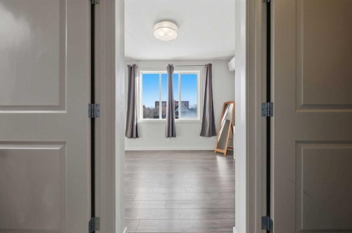 206-910 18 Avenue Sw, Calgary, AB - Indoor Photo Showing Other Room