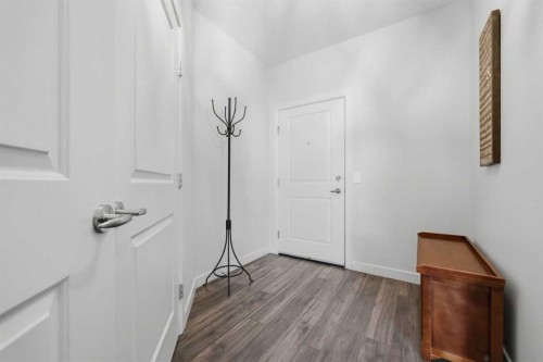 206-910 18 Avenue Sw, Calgary, AB - Indoor Photo Showing Other Room