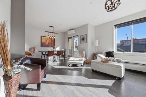 206-910 18 Avenue Sw, Calgary, AB - Indoor Photo Showing Living Room