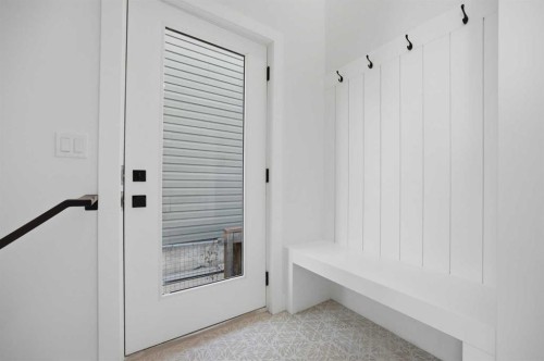 806 23 Avenue Se, Calgary, AB - Indoor Photo Showing Other Room