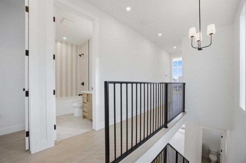 806 23 Avenue Se, Calgary, AB - Indoor Photo Showing Other Room