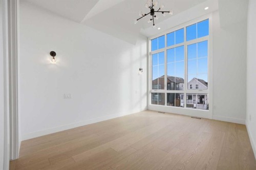 806 23 Avenue Se, Calgary, AB - Indoor Photo Showing Other Room