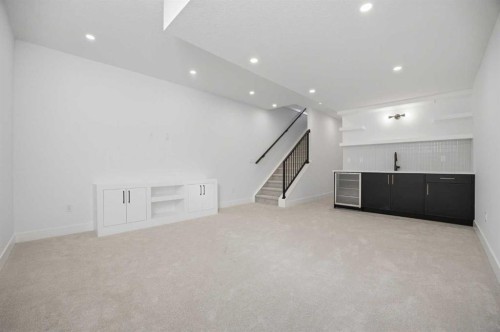 806 23 Avenue Se, Calgary, AB - Indoor Photo Showing Other Room