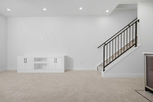 806 23 Avenue Se, Calgary, AB - Indoor Photo Showing Other Room