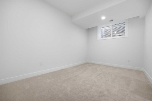 806 23 Avenue Se, Calgary, AB - Indoor Photo Showing Other Room