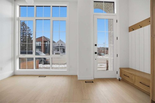 806 23 Avenue Se, Calgary, AB - Indoor Photo Showing Other Room