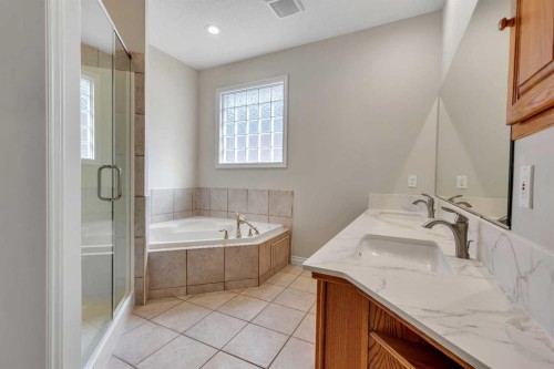 52 Sandstone Ridge Crescent, Okotoks, AB - Indoor Photo Showing Bathroom