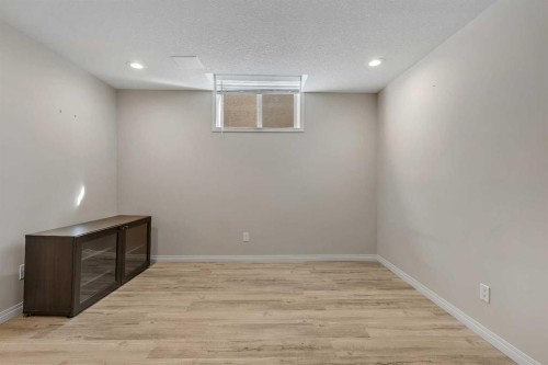 52 Sandstone Ridge Crescent, Okotoks, AB - Indoor