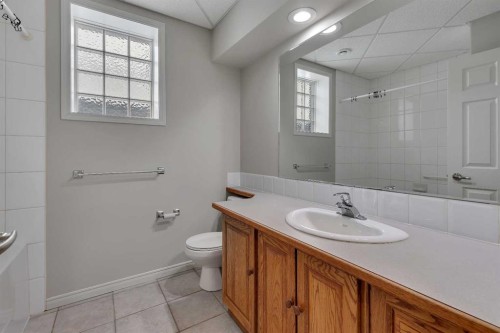 52 Sandstone Ridge Crescent, Okotoks, AB - Indoor Photo Showing Bathroom