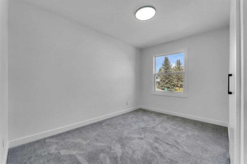 62 Deer Ridge Way Se, Calgary, AB - Indoor Photo Showing Other Room